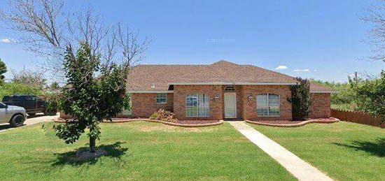 105 Maple Ave, Coahoma, TX 79511