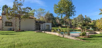 Villa  à vendre, 6 pièces, 5 chambres, 175 m²