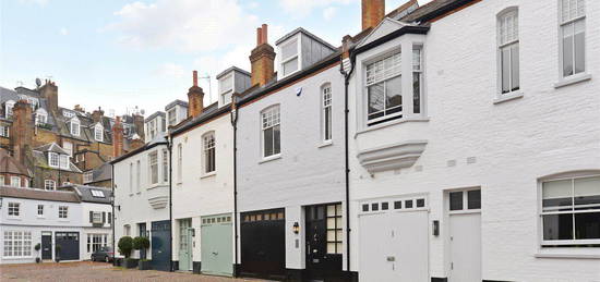 Mews house to rent in Pont Street Mews, Knightsbridge, London SW1X