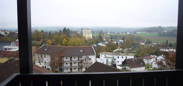 Stilvolle, sanierte 2-Zimmer-Wohnung mit Balkon und Einbauküche in Passau