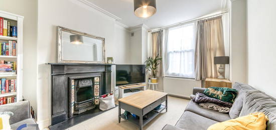 Flat to rent in Florence Road, South Wimbledon SW19