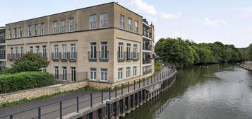 Flat for sale in Victoria Bridge Road, Bath, Somerset BA1