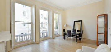 Flat to rent in Cornwall Gardens, Kensington SW7