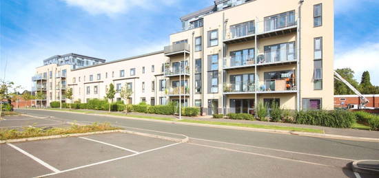 Flat for sale in De Normanville Avenue, Leamington Spa, Warwickshire CV31