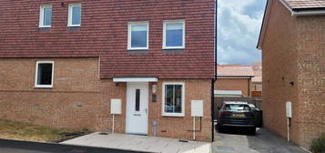 3 bed semi-detached house for sale