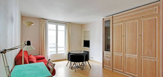 Studio meublé  à louer, 1 pièce, 33 m², Étage 2/0