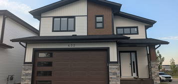 432 Timberlands Dr #1, Red Deer, AB T4P 0Y6