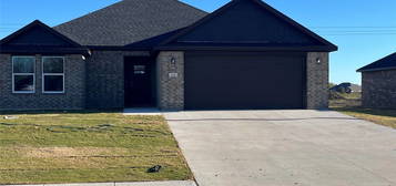 3100 Silver Charm Ave, Durant, OK 74701