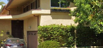 137 N Bowling Green Way Unit 2, Los Angeles, CA 90049