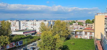 Corso secondigliano panoramicocontesto signorile