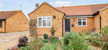 2 bedroom semi-detached bungalow for sale