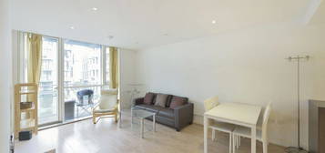 Flat to rent in Times Square, London E1