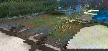 Beau F2 avec jardin et cour fermé