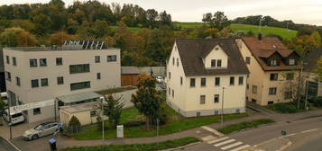 Charmantes 3-Familienhaus mit Ausbaupotenzial, Garage, Scheune und Gewölbekeller in zentraler Lage.