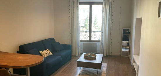 STUDIO MEUBLE -28.25 m² - NEUILLY SUR SEINE