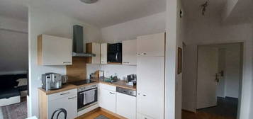 Schöne Single-Wohnung zu vermieten. 56m2, Küche und Bad möbliert, Bodenheizung und 9m2 Balkon