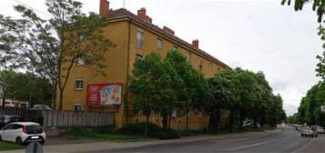 Veszprém belvárosi 63 nm-es lakás