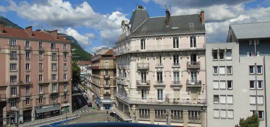 Studio meublé à deux pas de la gare SNCF