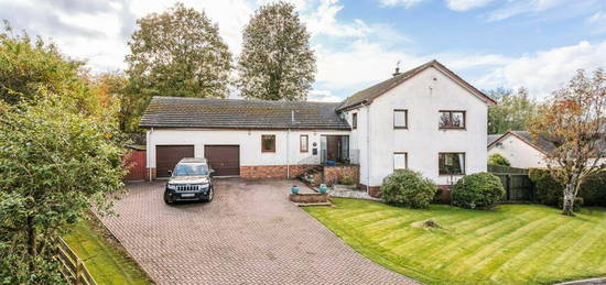 6 bedroom detached house for sale