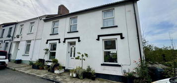 4 bedroom end of terrace house for sale