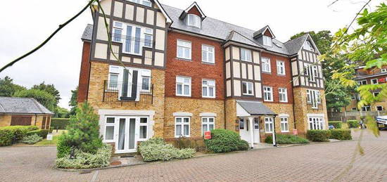 Flat to rent in Hazlitt Drive, Maidstone ME16