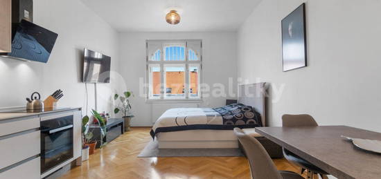 Pronájem bytu 1+kk 37 m², Korunovační, Praha