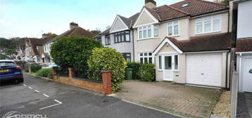 5 bedroom semi-detached house for sale