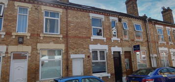 5 bed terraced house to rent