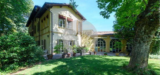 Villa in vendita in viale Monte Grappa, 40