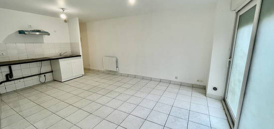 Studio  à louer, 1 pièce, 30 m², Étage 0/–