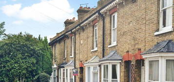 4 bedroom terraced house to rent