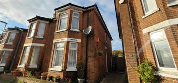 3 bedroom semi-detached house to rent