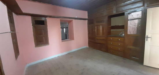 BURDUR MERKEZDE 2 KATLI 280 M2 4+1 SATILIK MSTAK EV  TAKAS OLUR