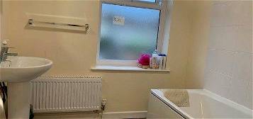 Flat to rent in Pauling Road, Oxford OX3