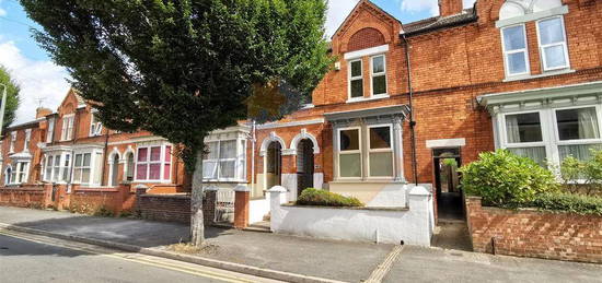 6 bedroom terraced house to rent