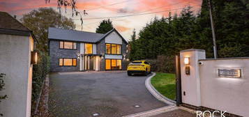 5 bedroom detached house