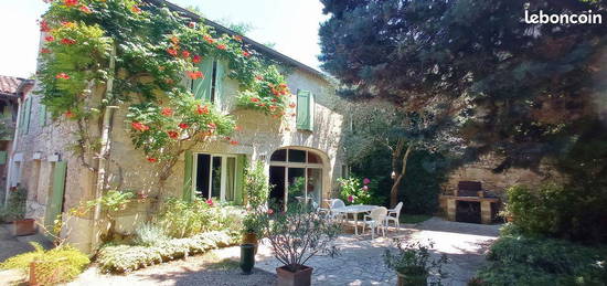 Maison huit pièces avec piscine