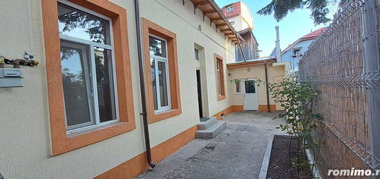 Tineretului, 2 camere + 20 mp curte, renovat 2024, acte disponibile