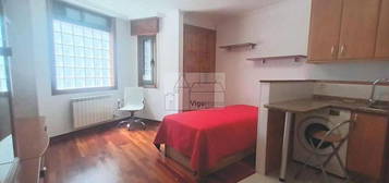 Estudio en calle Taboada Leal, Praza España - Casablanca, Vigo