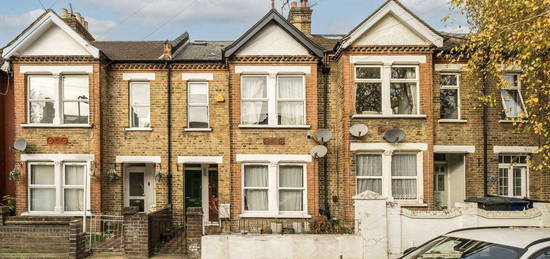 Flat to rent in Osterley Park View Road, London W7