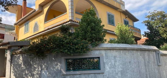 Villa unifamiliare viale delle Rose, Pinetamare, Castel Volturno