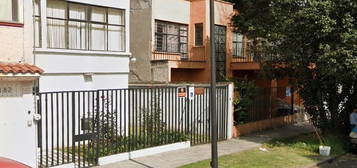 Casa En Venta Av. Erasmo Castellanos Quinto 184, Educación, Coyoacán, Ciudad De México             Ajrj