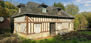 Maison à rénover dans le Triangle d'or entre Honfleur et Deauville, avec grand terrain