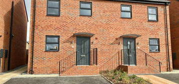 3 bedroom semi-detached house