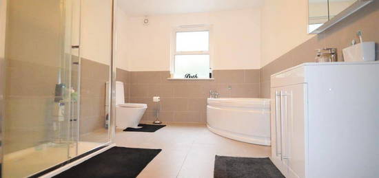 4 bed shared accommodation to rent