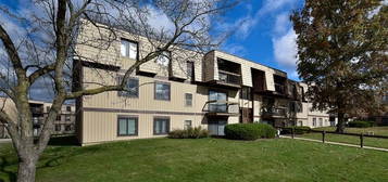 9521 Sunrise Blvd Unit J5, North Royalton, OH 44133