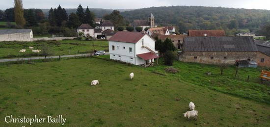 Maison de campagne de 5 chambres sur un terrain de 1000 m²