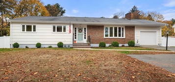 391 Plymouth St, Abington, MA 02351