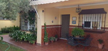 Chalet en La Banda - Campo de Fútbol, Chiclana de la Frontera