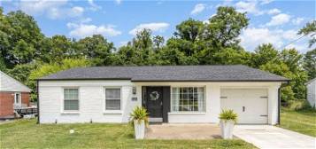 636 Charwood Dr, Union Township, OH 45244
